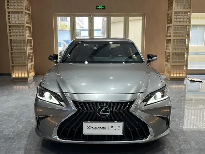 Lexus ES 2022 Model 200 Superior Edition – фото 2