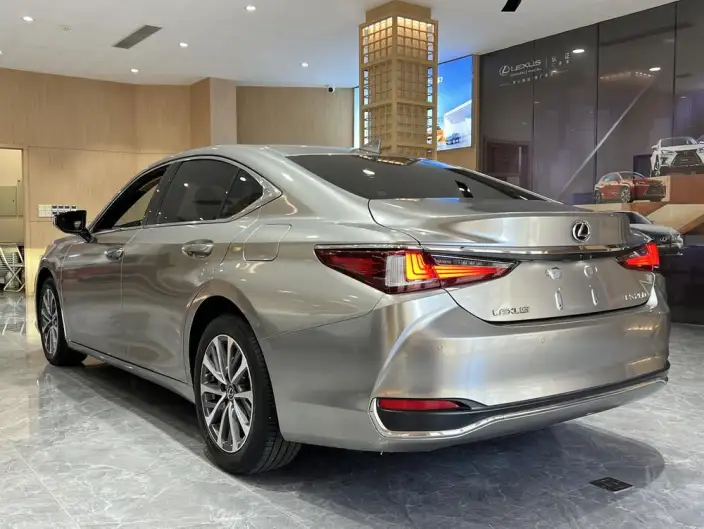 Lexus ES 2022 Model 200 Superior Edition – фото 4