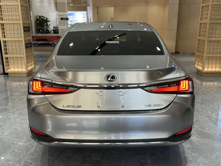Lexus ES 2022 Model 200 Superior Edition – фото 5