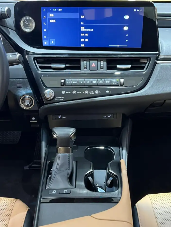 Lexus ES 2022 Model 200 Superior Edition – фото 7