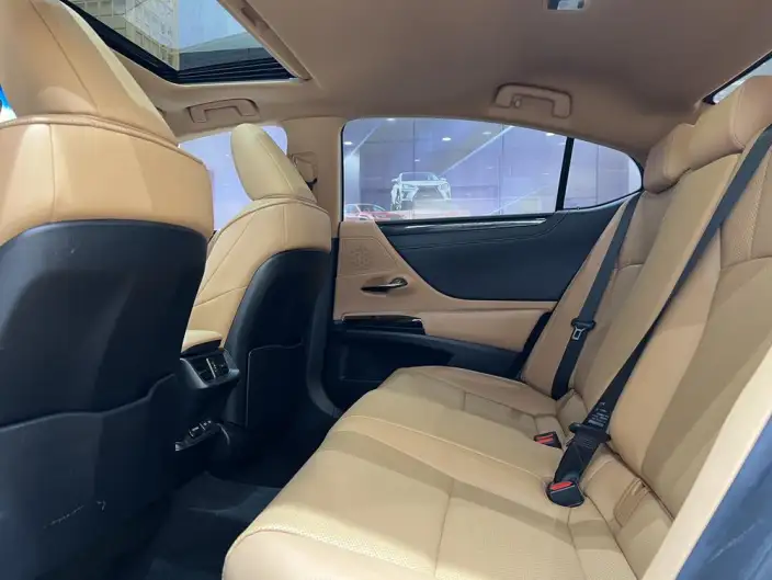 Lexus ES 2022 Model 200 Superior Edition – фото 13