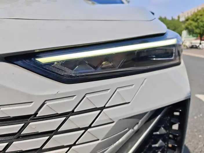 Changan UNI-V 2022 Model 1.5T Noble Model – фото 9