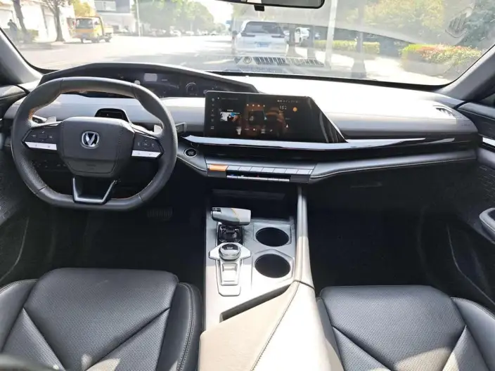 Changan UNI-V 2022 Model 1.5T Noble Model – фото 12