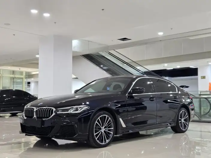 BMW 5 Series 2022 Model Facelift 530Li Leading Model M Sports Set – фото 1