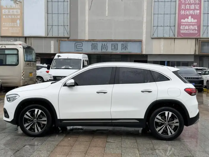 Mercedes-Benz GLA 2022 Model GLA 200 – фото 4