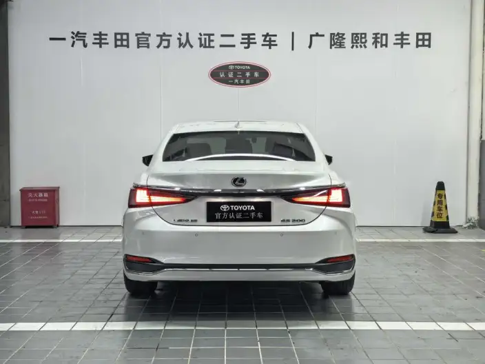 Lexus ES 2022 Model 200 Superior Edition – фото 4