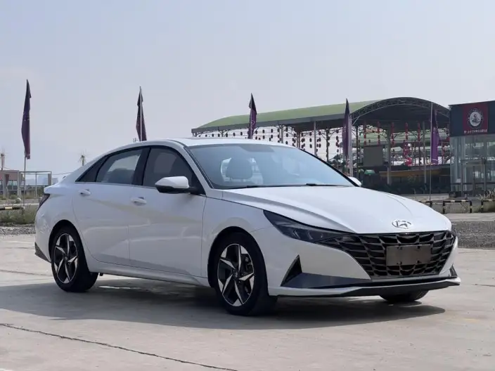 Hyundai Ioniq 2021 Model 1.5L CVT GLX Elite Edition – фото 3