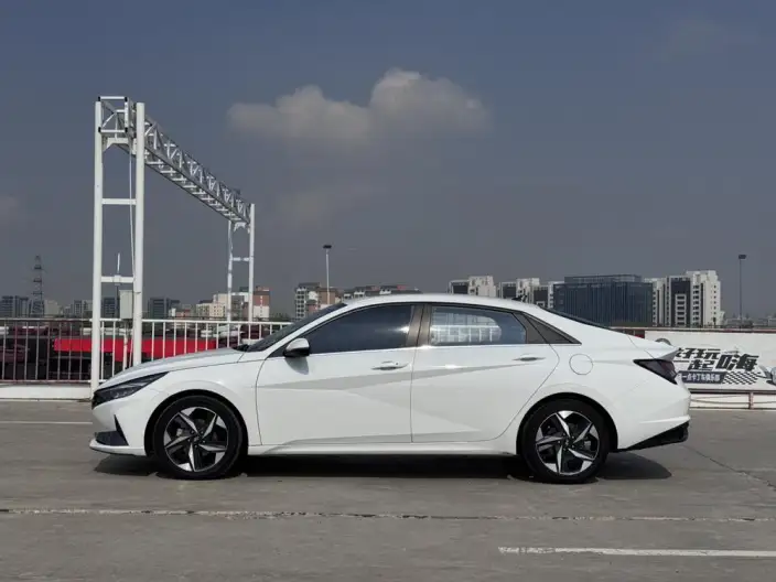 Hyundai Ioniq 2021 Model 1.5L CVT GLX Elite Edition – фото 4