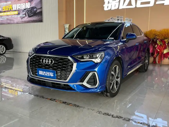 AUDI Q3 Sportback 2020 Model 40 TFSI Fashion Model – фото 1