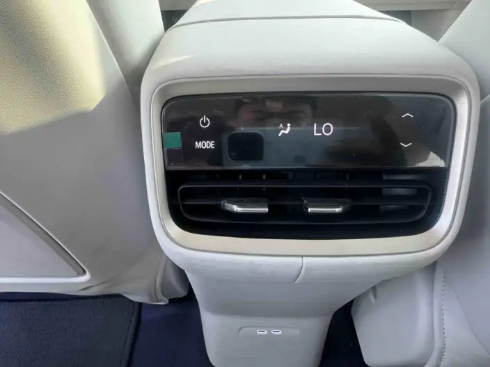 Buick Zhijing Electra L7 2025 Model Extended Range Luxury Edition – фото 12