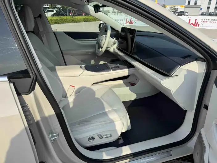 Buick Zhijing Electra L7 2025 Model Extended Range Luxury Edition – фото 13