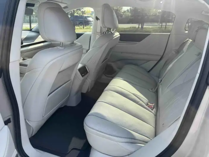 Buick Zhijing Electra L7 2025 Model Extended Range Luxury Edition – фото 19