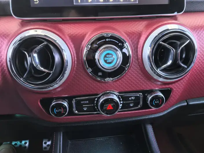 BAIC BJ40 2020 Model 2.0T Automatic 4WD City Hunter Edition Warrior Model – фото 10