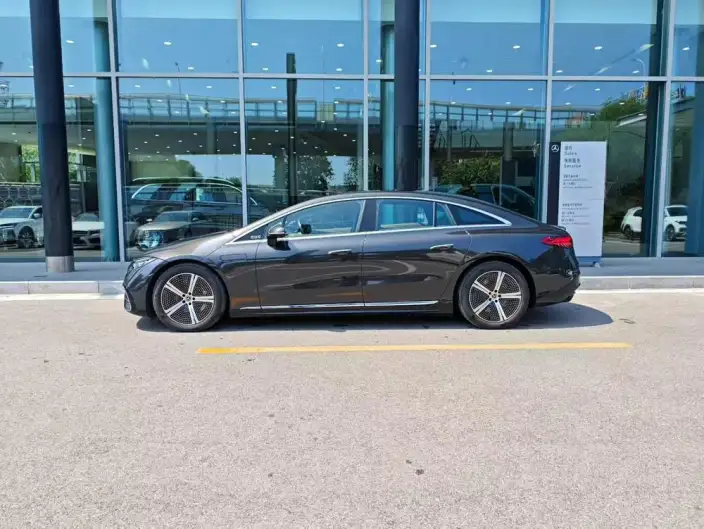 Mercedes-Benz EQS 2023 Model EQS 450+ Deluxe Edition – фото 3