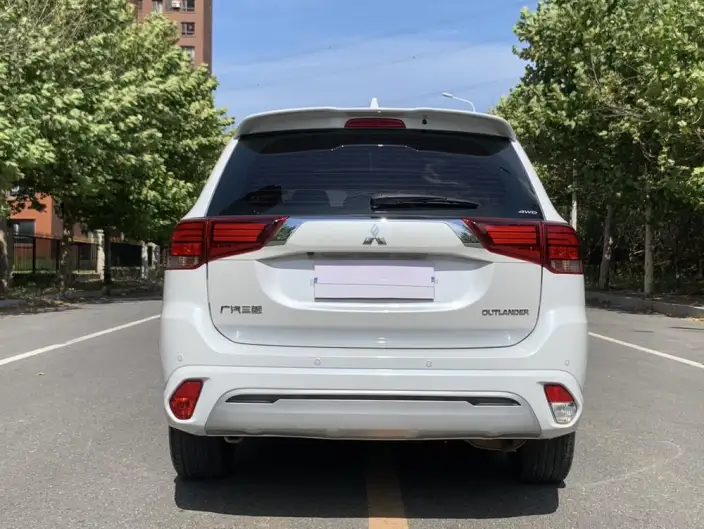 Mitsubishi Outlander 2021 Model 2.4L 4WD Enjoy Edition 7 seat – фото 4
