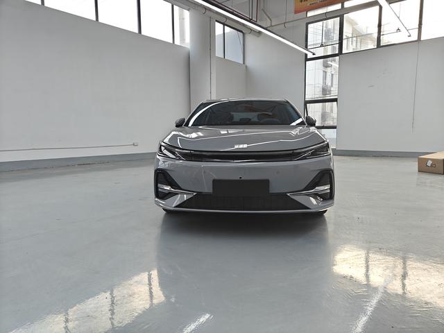 Geely Galaxy A7 PHEV 2025 модификация 150km Tiggo + Edition – фото 2