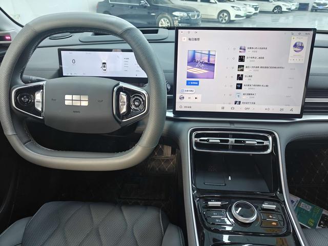 Geely Galaxy A7 PHEV 2025 модификация 150km Tiggo + Edition – фото 8