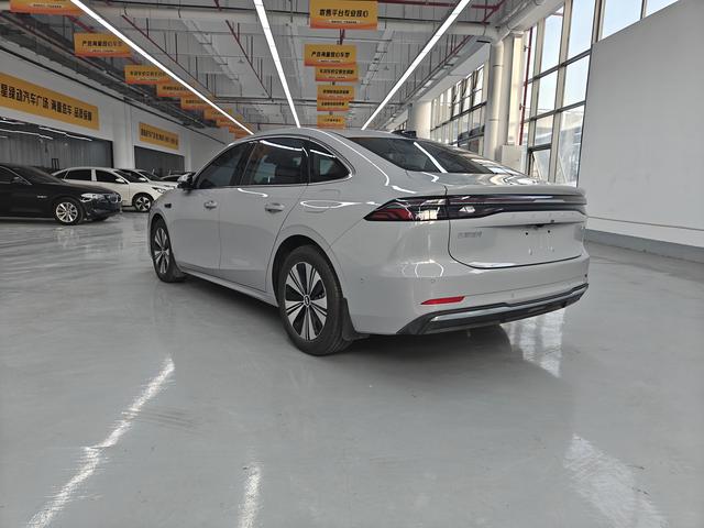 Geely Galaxy A7 PHEV 2025 модификация 150km Tiggo + Edition – фото 13