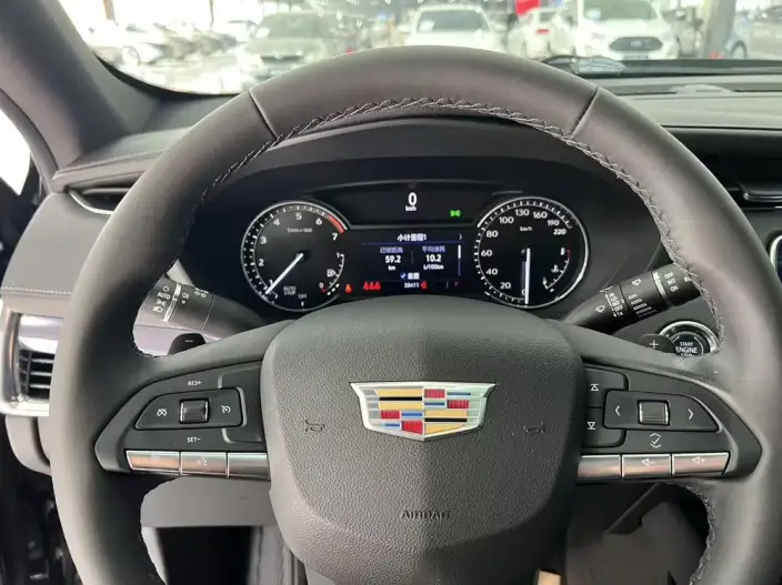 Cadillac XT4 2022 Model 28T 2WD Fashion Model – фото 16