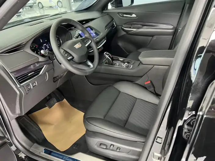 Cadillac XT4 2022 Model 28T 2WD Fashion Model – фото 21