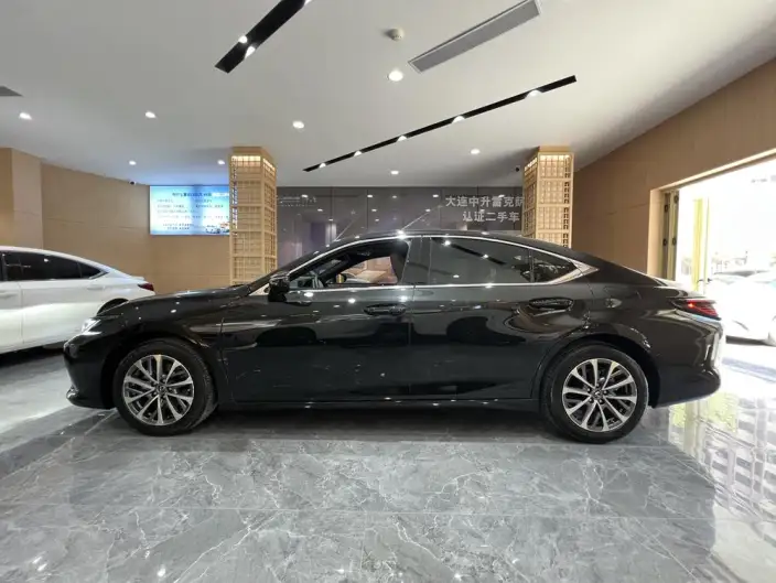 Lexus ES 2025 Model 200 Premium – фото 3