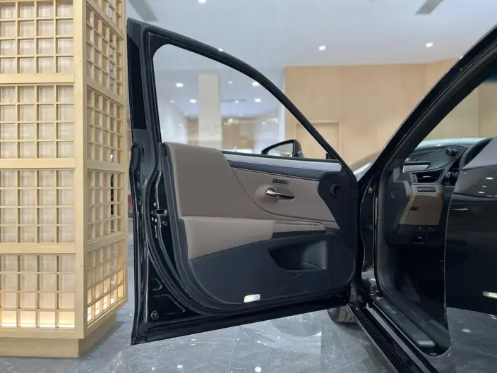 Lexus ES 2025 Model 200 Premium – фото 16