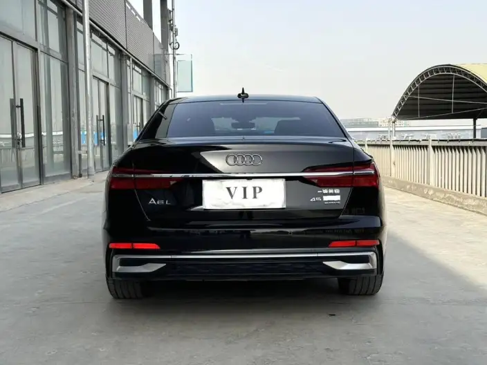 Audi A6L 2023 Model 45 TFSI quattro Exclusive Dynamic Model – фото 5