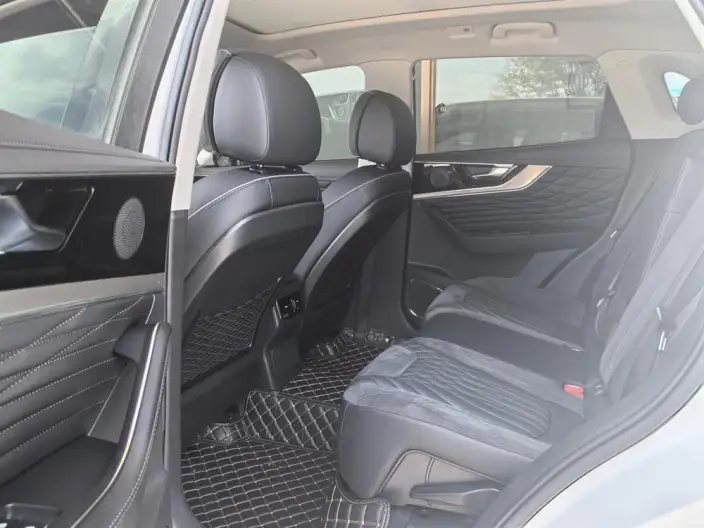 Hongqi HS5 2022 Model 2.0T Smart Flag Enjoy Edition – фото 9