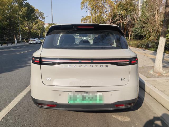 Leapmotor B10 2025 510 Delight Edition – фото 9