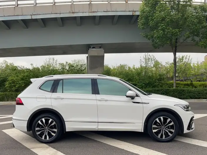 Volkswagen Tiguan L 2023 Model 330TSI 2WD R-Line Enjoy the version more – фото 8