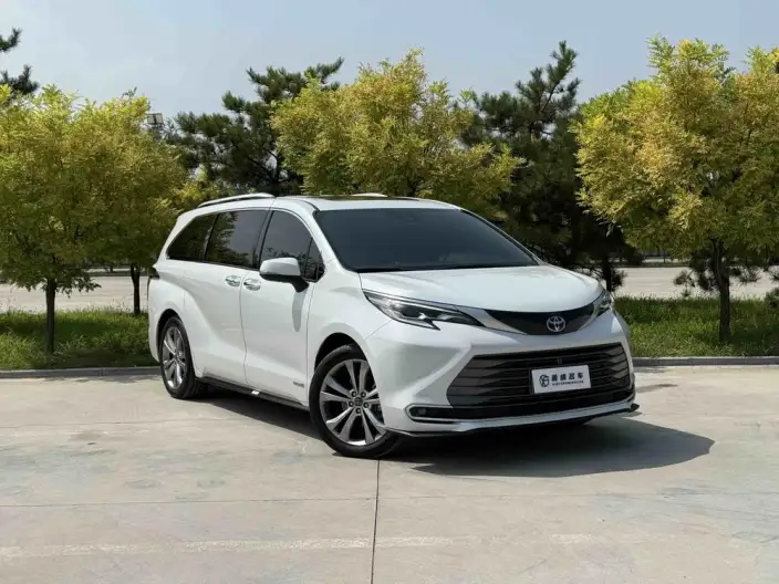 Toyota Sienna 2023 Model Facelift Hybrid 2.5L Supreme Edition – фото 3