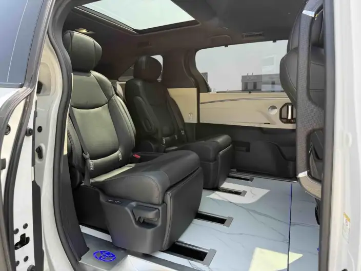 Toyota Sienna 2023 Model Facelift Hybrid 2.5L Supreme Edition – фото 15