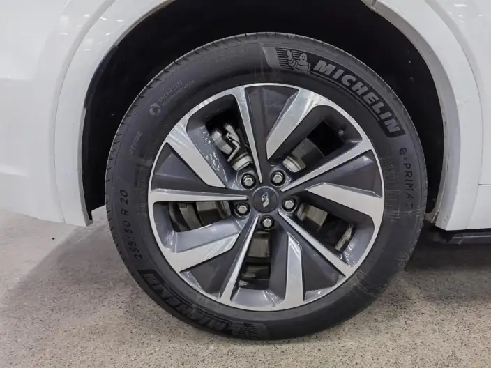 Li Auto ONE 2021 Model Extended Range 6 seat Edition – фото 10