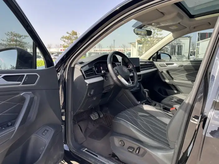 Volkswagen Tiguan L 2022 Model 330TSI Automatic 2WD R-Line Enjoy the version more – фото 9