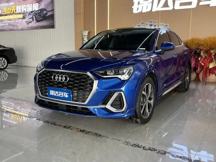 AUDI Q3 Sportback 2020 Model 40 TFSI Fashion Model – фото 1