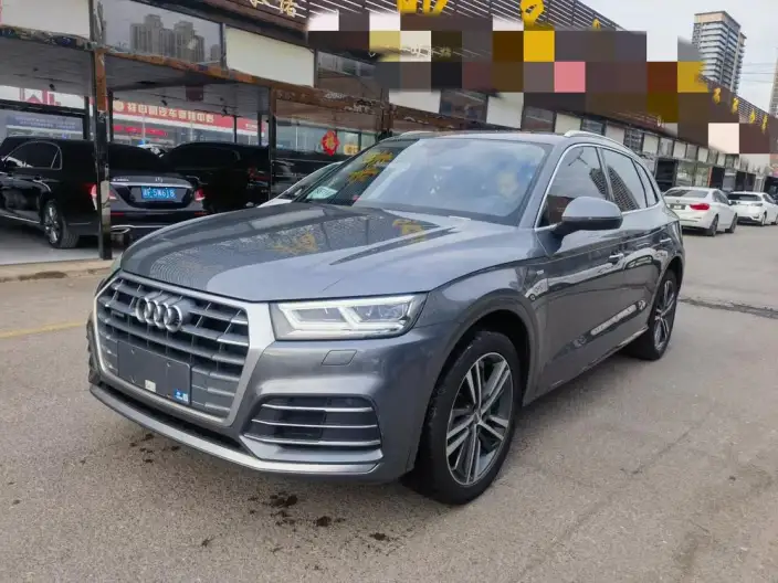 Audi Q5L 2020 Model 40 TFSI Rong Xiang Fashion Model – фото 1