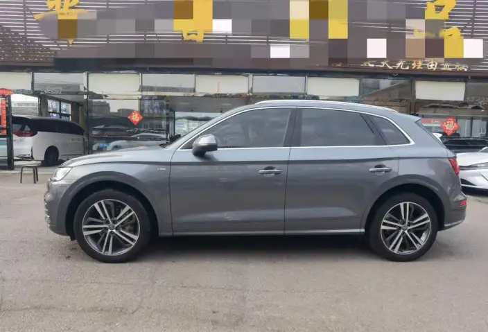 Audi Q5L 2020 Model 40 TFSI Rong Xiang Fashion Model – фото 4