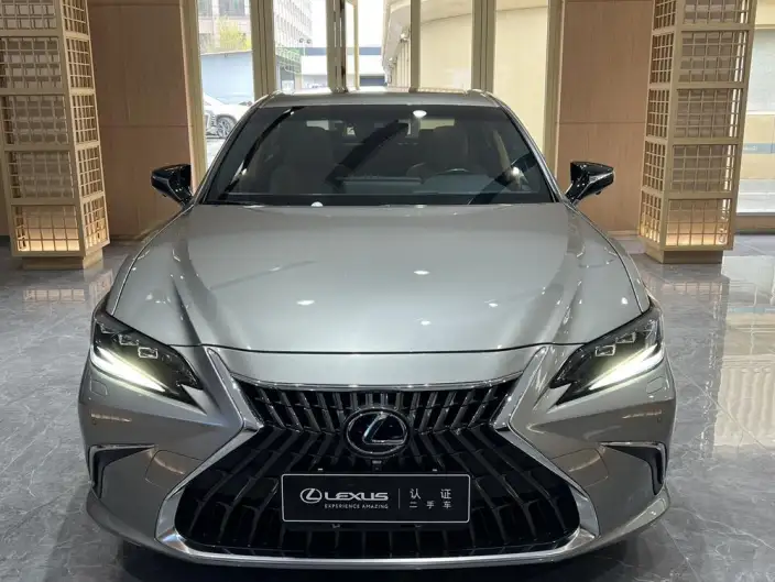 Lexus ES 2022 Model 300h Premium – фото 2