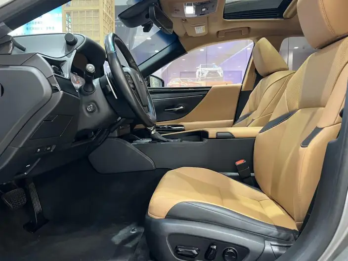 Lexus ES 2022 Model 300h Premium – фото 20