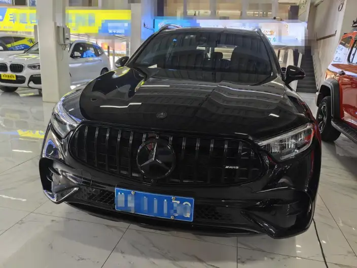 Mercedes-Benz GLC 2023 Model Facelift GLC 260 L 4MATIC Luxury Model 5 seat – фото 2