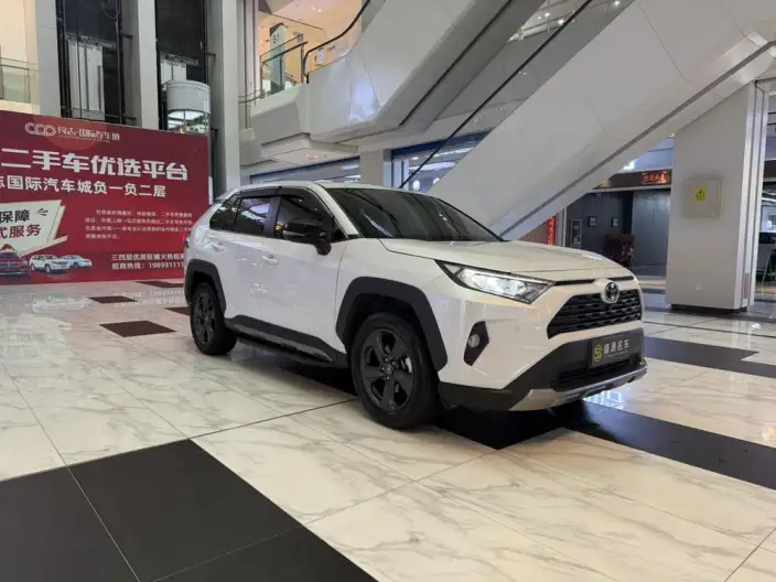 Toyota RAV4 2022 Model 2.0L CVT 4WD Fashion PLUS Edition – фото 3