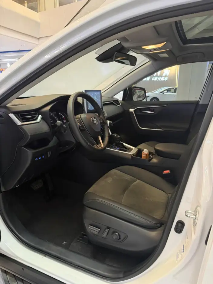 Toyota RAV4 2022 Model 2.0L CVT 4WD Fashion PLUS Edition – фото 16