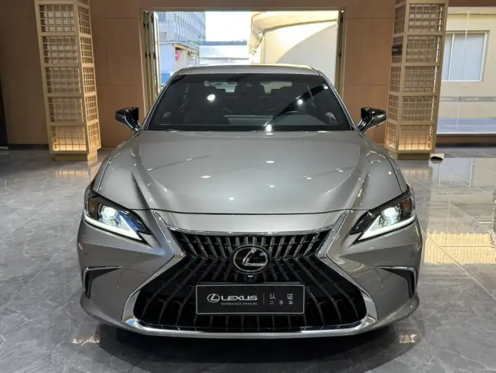 Lexus ES 2022 Model 200 Superior Edition – фото 2