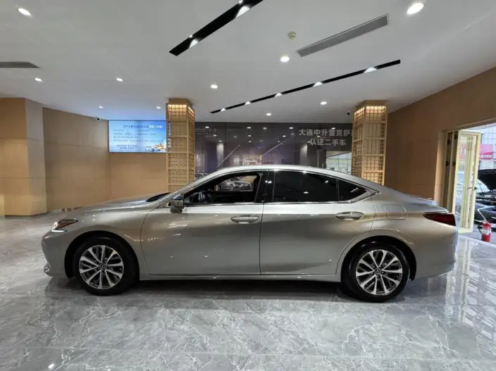 Lexus ES 2022 Model 200 Superior Edition – фото 3