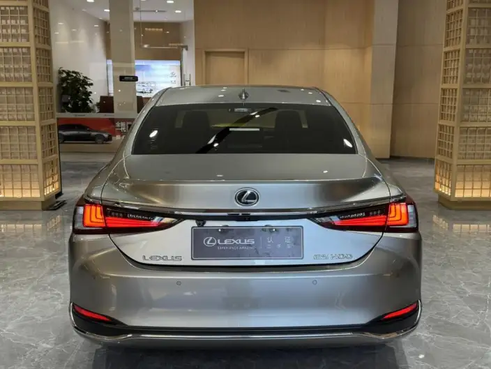 Lexus ES 2022 Model 200 Superior Edition – фото 5