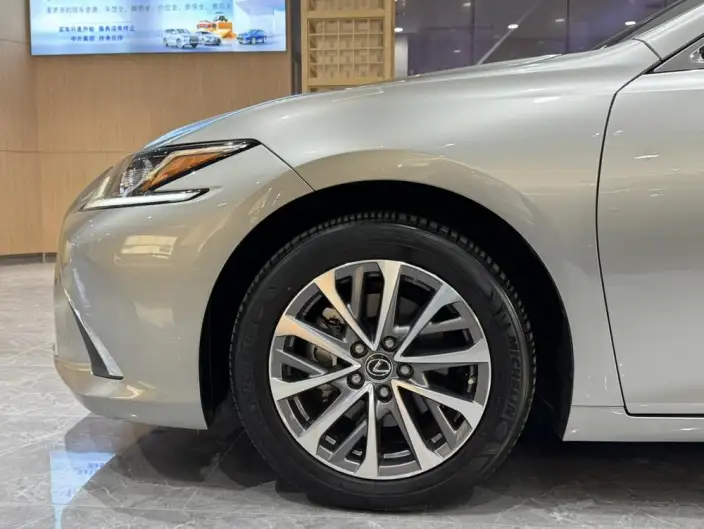 Lexus ES 2022 Model 200 Superior Edition – фото 8