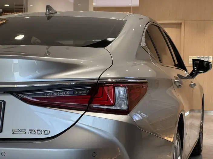 Lexus ES 2022 Model 200 Superior Edition – фото 9