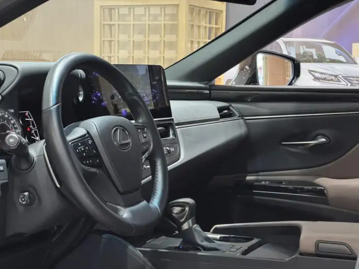Lexus ES 2022 Model 200 Superior Edition – фото 12
