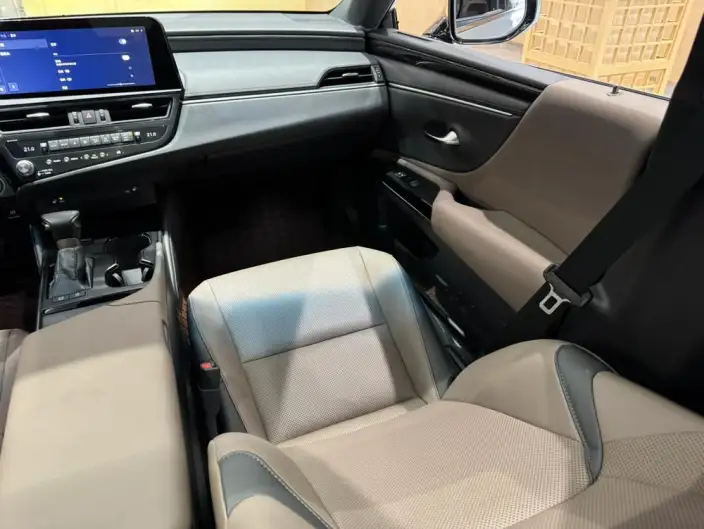 Lexus ES 2022 Model 200 Superior Edition – фото 16