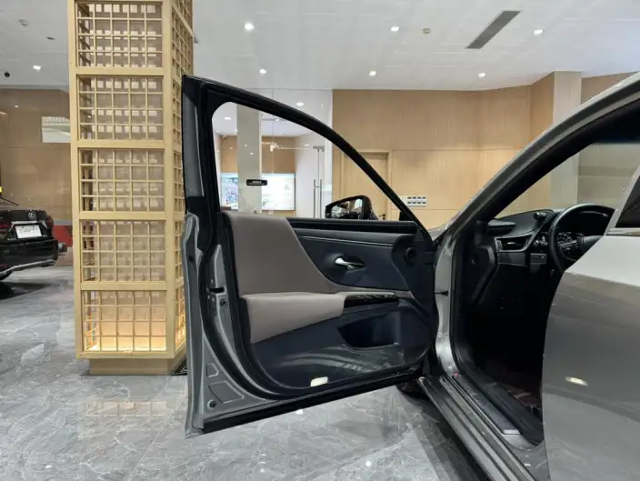 Lexus ES 2022 Model 200 Superior Edition – фото 17